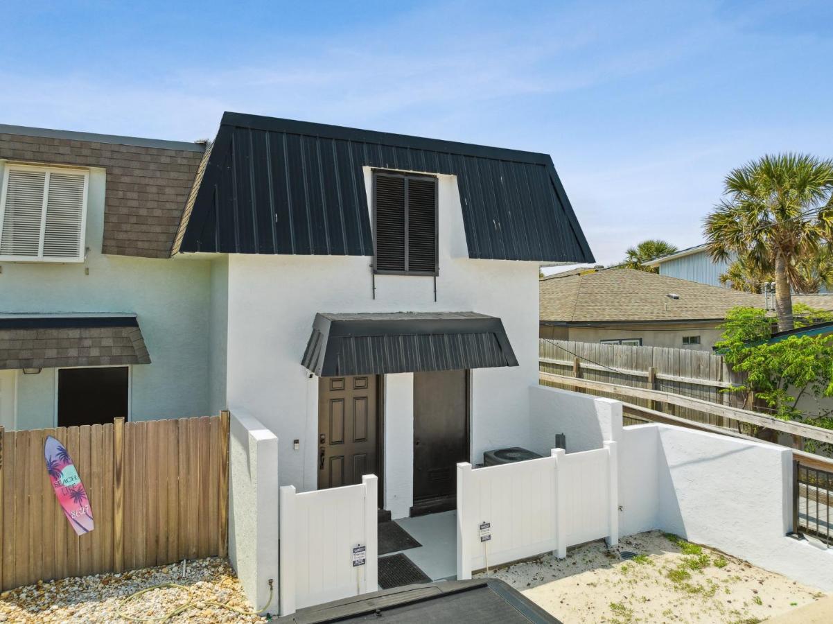 Dolphin View At 8629 Surf Drive By Nautical Holiday home *